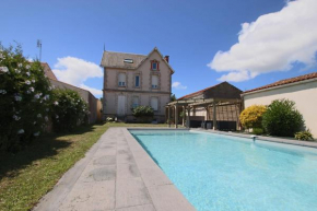 Villa with swimming pool at the foot of the island of Oléron